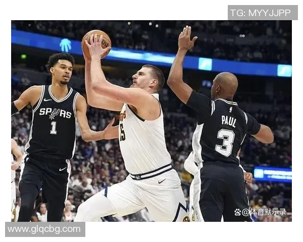 快船与马刺系列赛激战正酣球迷期待精彩对决与逆转时刻